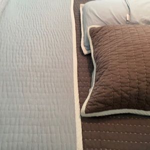 Serena and Lily  full/queen comforter with shams